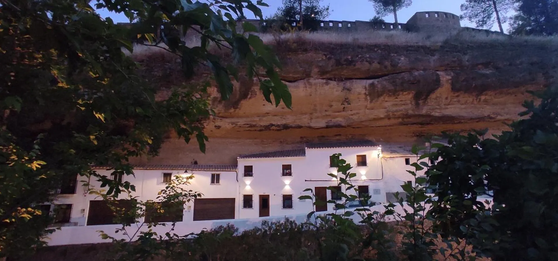 Casa Cueva Las Chicas Del Puente Setenil De Las Bodegas España